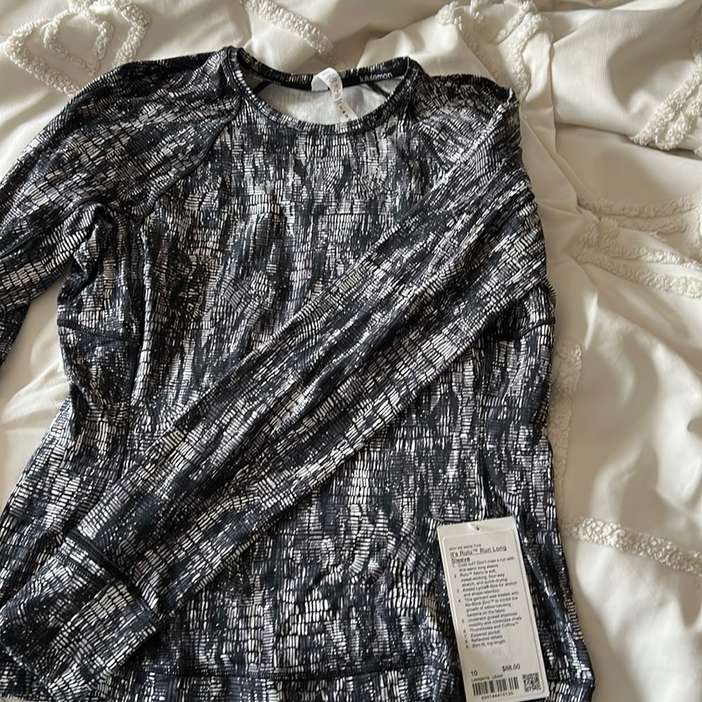 It’s Rulu Run Long Sleeve